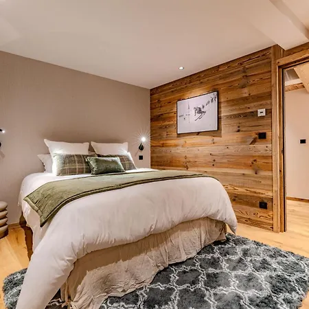Luxury With Sauna & Jacuzzi In Chalet