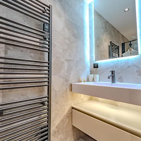 Luxury With Sauna & Jacuzzi In Chalet *