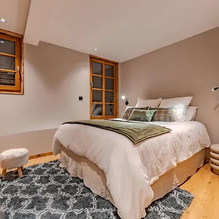 Chalet Luxury With Sauna & Jacuzzi In *