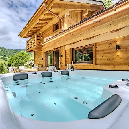 Luxury With Sauna & Jacuzzi In
