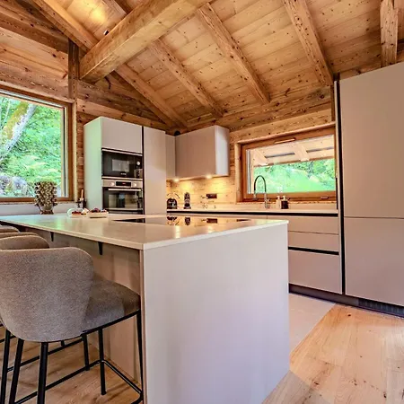 Chalet Luxury With Sauna & Jacuzzi In Megeve
