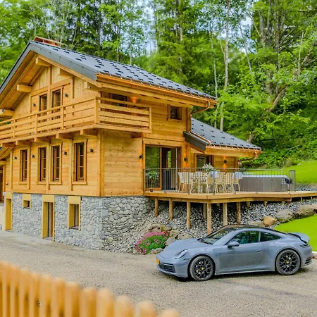 Luxury With Sauna & Jacuzzi In Chalet