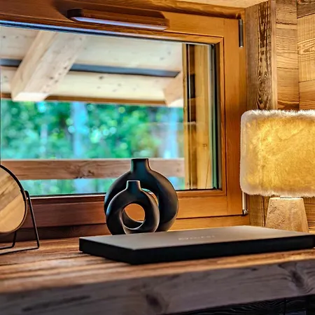 Luxury With Sauna & Jacuzzi In Chalet Megeve